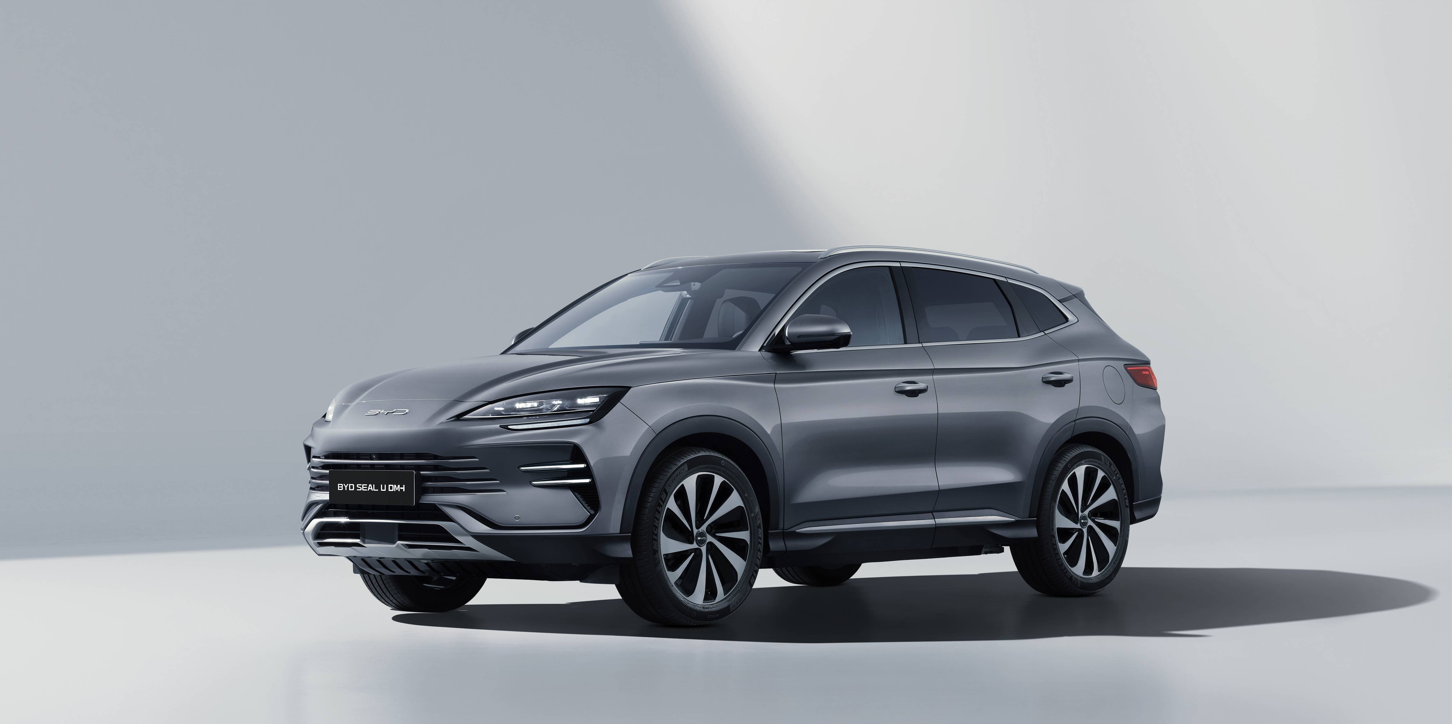 BYD SEAL U DM-i  Boost 1,5T / 175kW