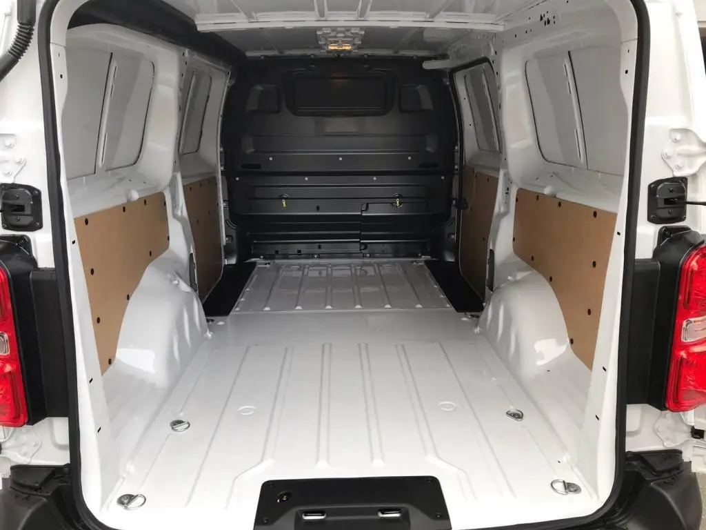 Peugeot Expert L3 MAN6 2,2 BlueHDi / 110kW