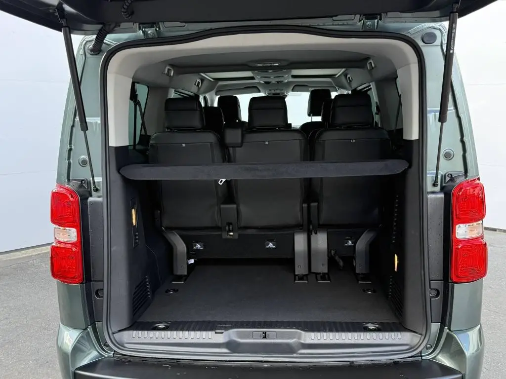 Peugeot Traveller Allure Long 2.2 BlueHDi S&S EAT8 / 132kW