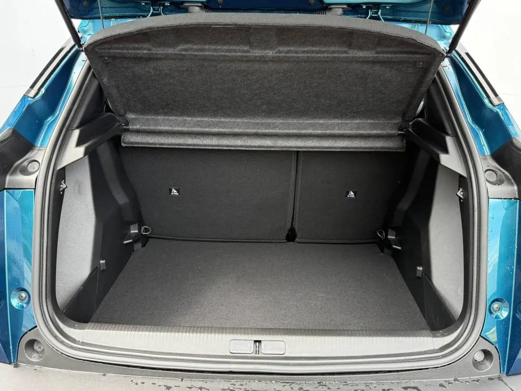 Peugeot 2008 ALLURE Hybrid  1,2 145 e-DCS6 / 107kW