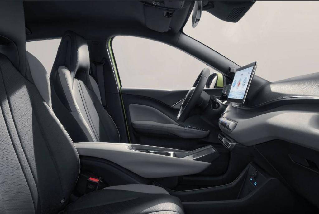 BYD DOLPHIN SURF Boost 43 kWh  / 65kW