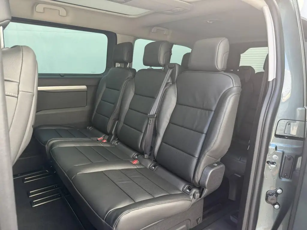 Peugeot Traveller Allure Long 2.2 BlueHDi S&S EAT8 / 132kW