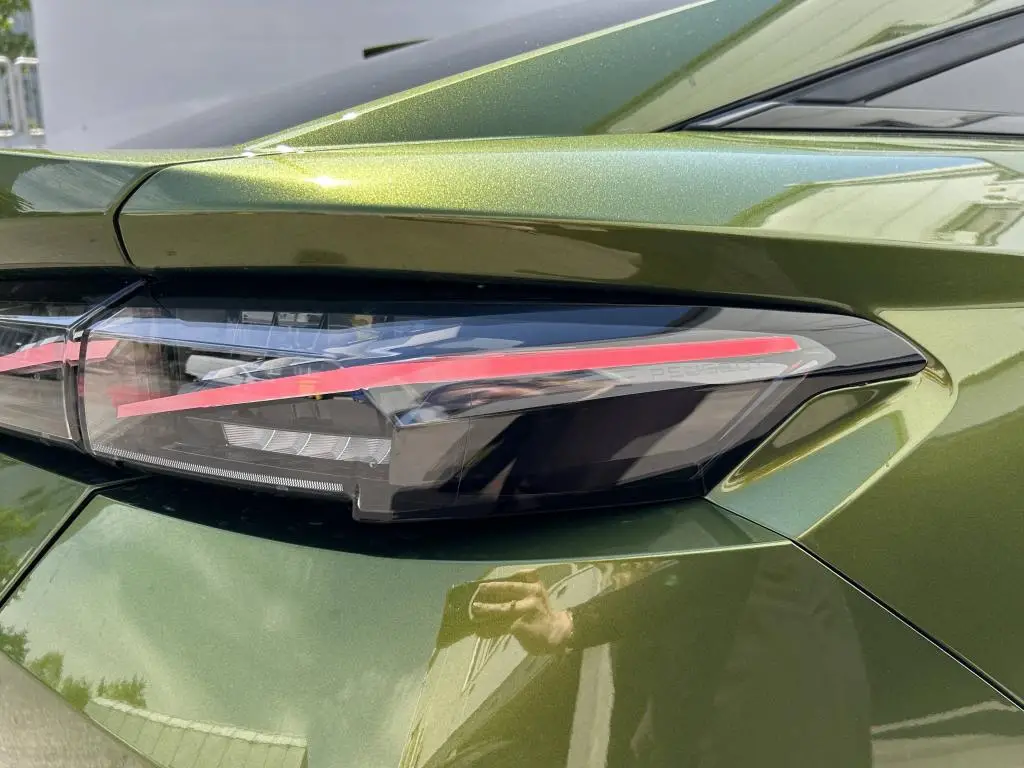 Peugeot 408 GT 240 e-DCS7 1,6 PureTech / 177kW