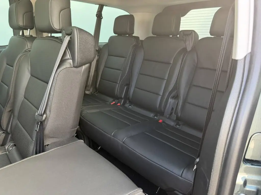 Peugeot Traveller Allure Long 2.2 BlueHDi S&S EAT8 / 132kW