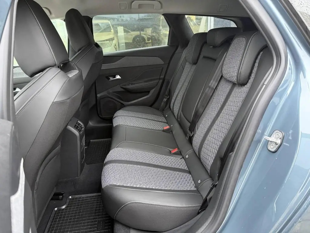 Peugeot 308 SW ALLURE Hybrid  e-DCS6 1.2 / 107kW