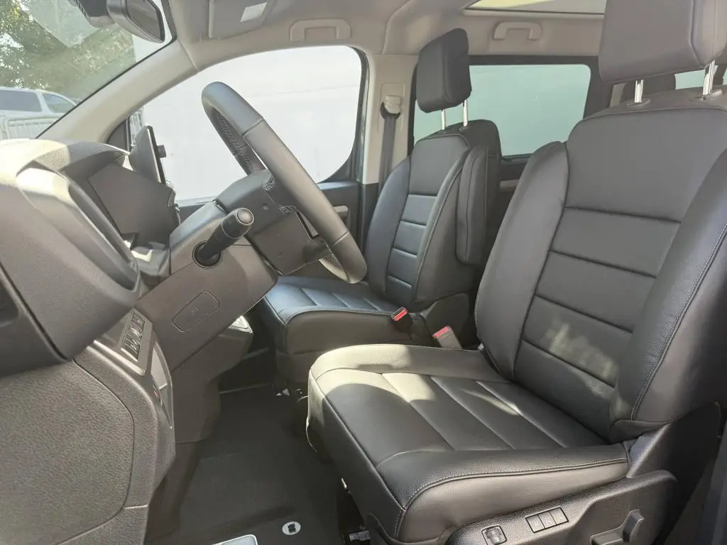 Peugeot Traveller Allure Long 2.2 BlueHDi S&S EAT8 / 132kW
