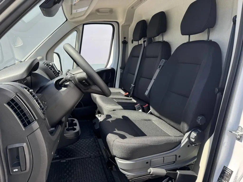 Opel Movano skříň L2H1 3000 6°MT 2,2 CDTi / 88kW