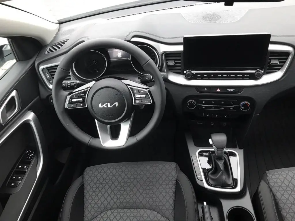 KIA Ceed SW CD SPIN 7DCT 1,5 T-GDi / 103kW