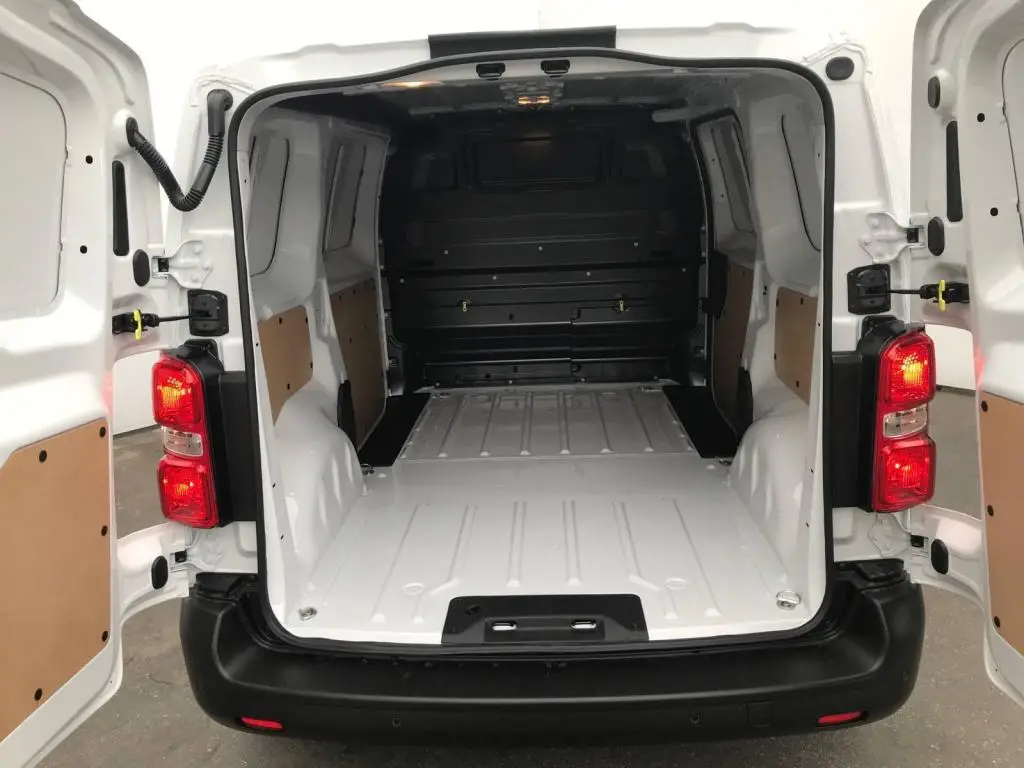 Peugeot Expert L2 MAN6 2,2 BlueHDi / 110kW