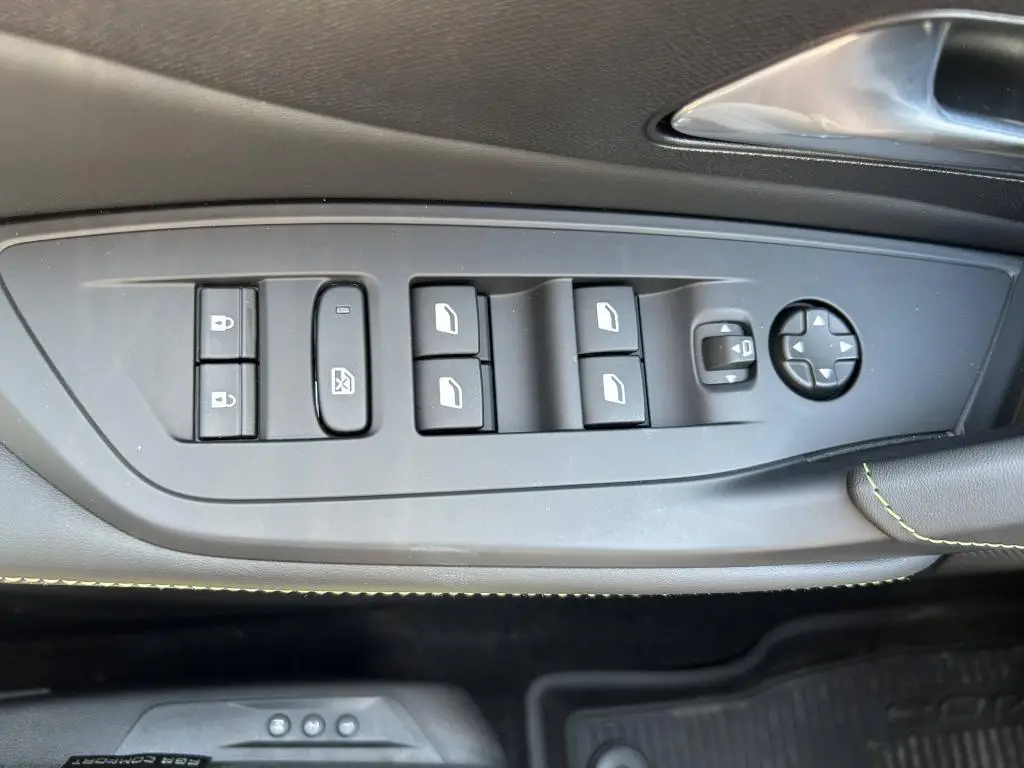 Peugeot 408 GT 240 e-DCS7 1,6 PureTech / 177kW