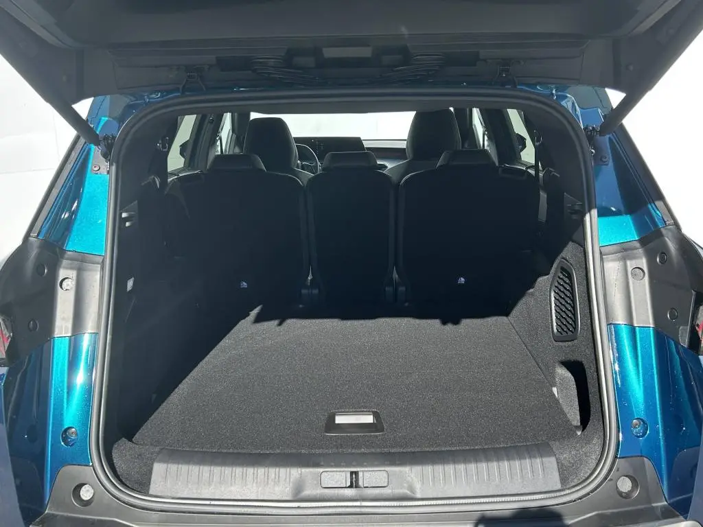 Peugeot 5008 GT e-DCS6 Hybrid / 107kW