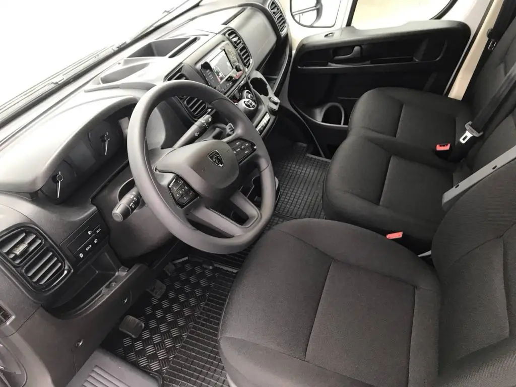 Peugeot Boxer valník kabina 3500 L3 2,2 BlueHDi / 103kW