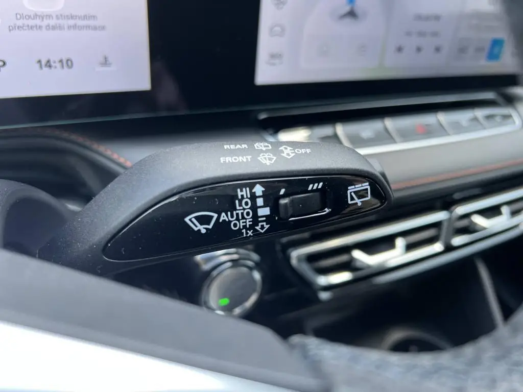 MG HS EXCLUSIVE PHEV 1,5TGI AT / 200kW