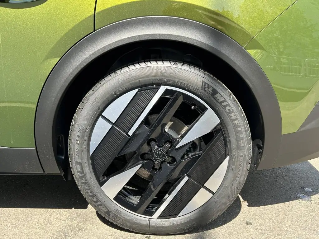 Peugeot 408 GT 240 e-DCS7 1,6 PureTech / 177kW