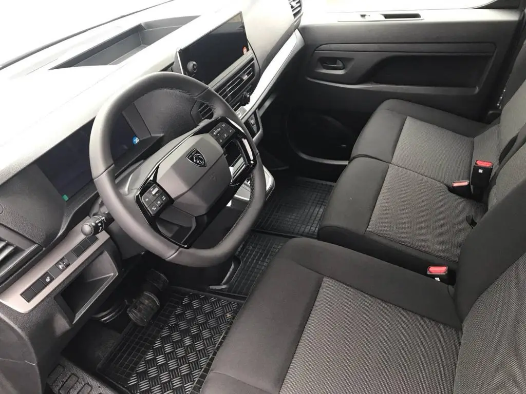 Peugeot Expert L3 MAN6 2,2 BlueHDi / 110kW