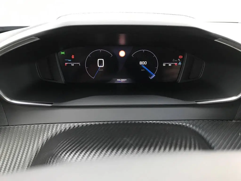 Peugeot 2008 ALLURE 100 S&S MAN6 1,2 PureTech / 74kW