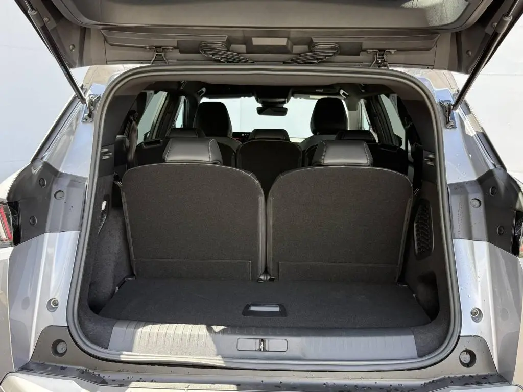 Peugeot 5008 ALLURE Hybrid e-DCS6 1,2 / 107kW