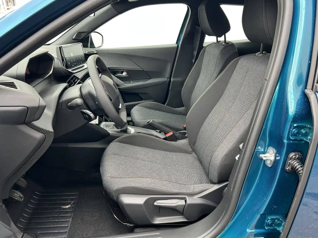 Peugeot 2008 STYLE S&S MAN6 1.2 PureTech / 75kW
