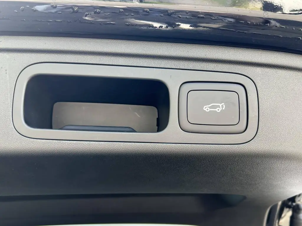MG HS EXCLUSIVE PHEV 1,5TGI AT / 200kW
