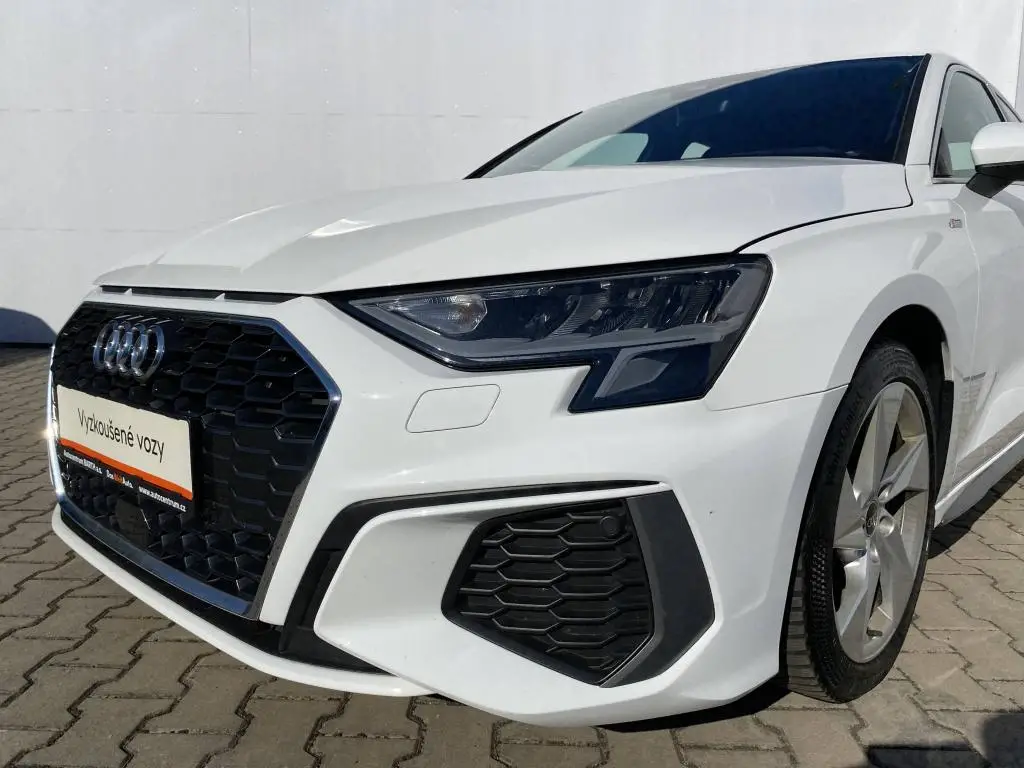 Audi A3 Limuzína S-line 2,0TDI / 110kW