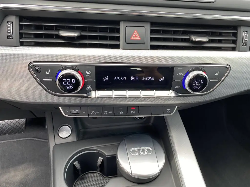 Audi A4 Avant  Quattro 2,0TDI  / 140kW