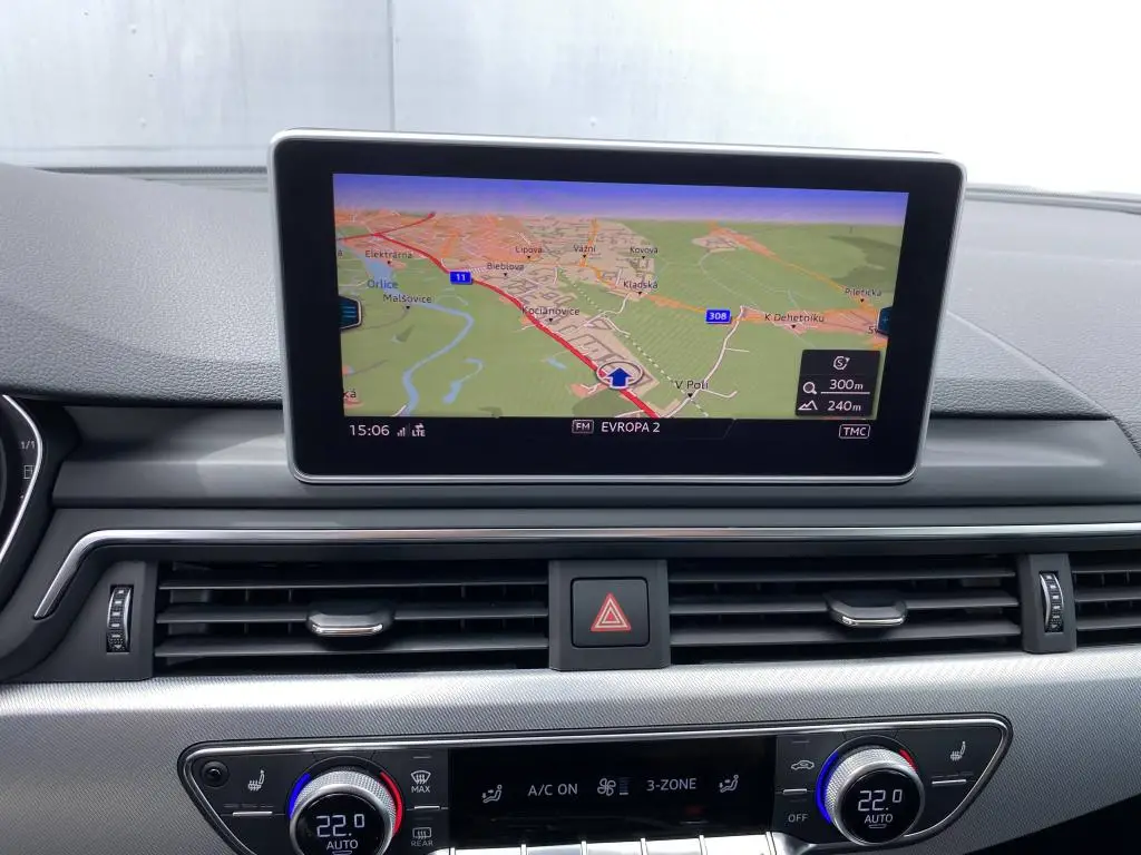 Audi A4 Avant  Quattro 2,0TDI  / 140kW