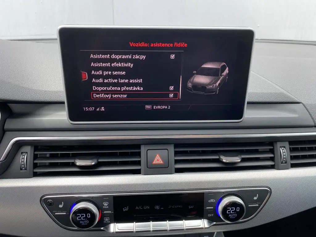 Audi A4 Avant  Quattro 2,0TDI  / 140kW