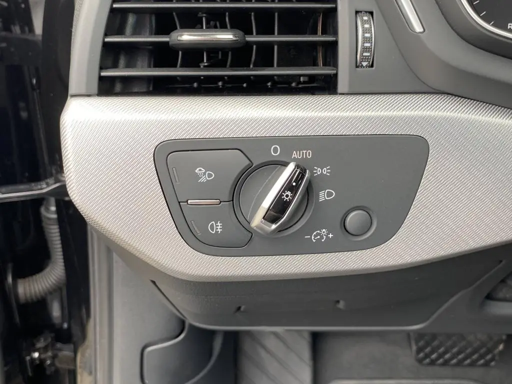 Audi A4 Avant  Quattro 2,0TDI  / 140kW