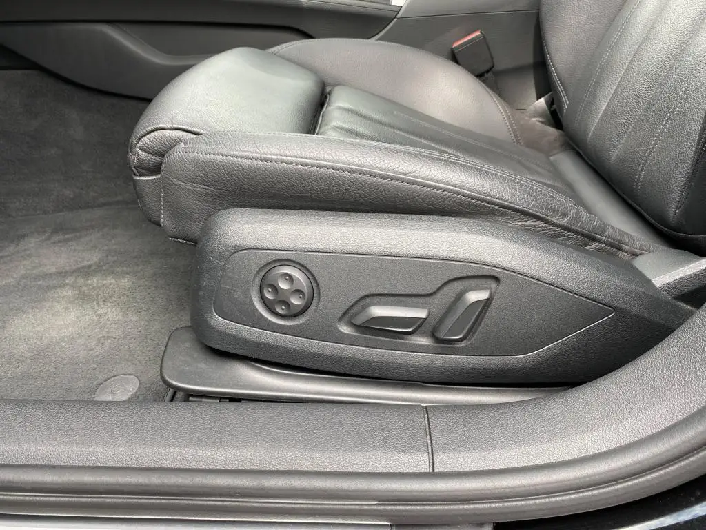 Audi A4 Avant  Quattro 2,0TDI  / 140kW