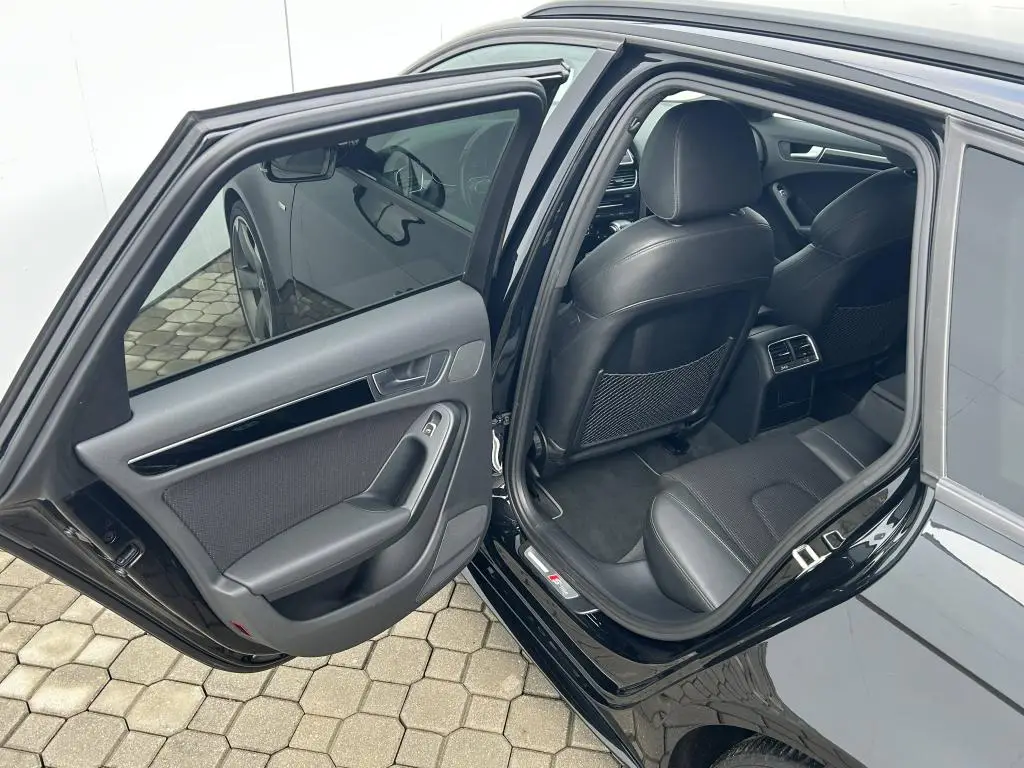Audi A4 Avant Quattro S-Line 2,0TDI / 130kW