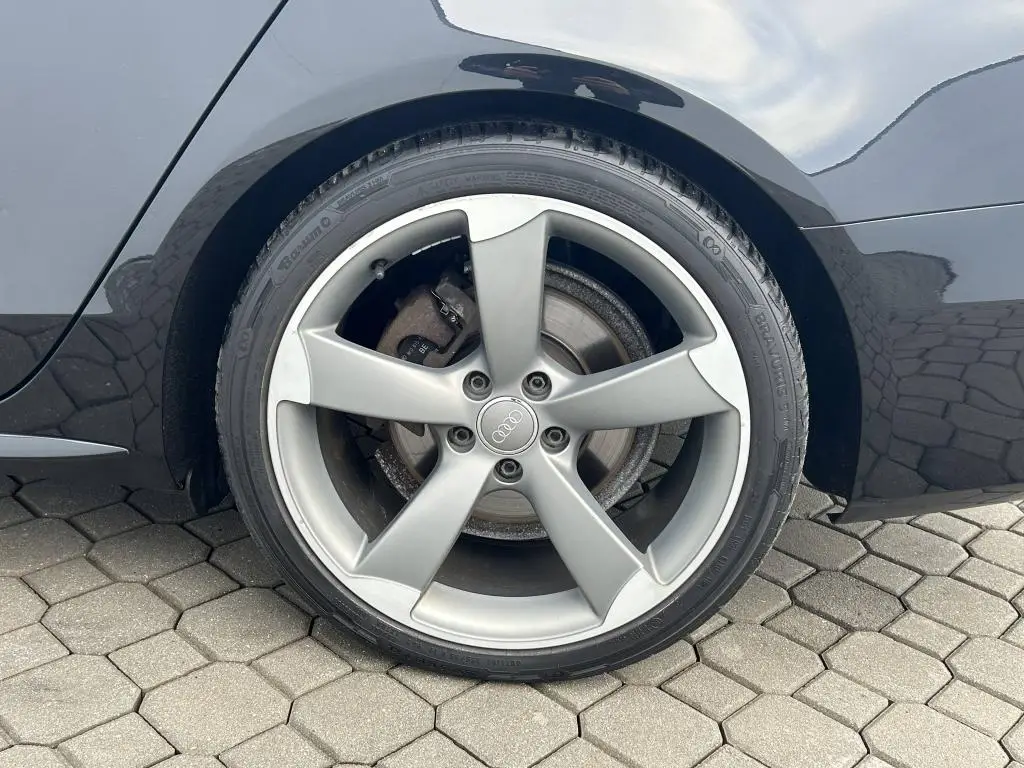 Audi A4 Avant Quattro S-Line 2,0TDI / 130kW