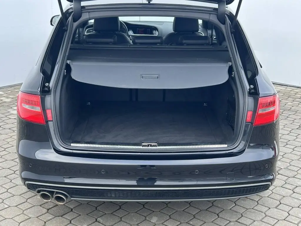 Audi A4 Avant Quattro S-Line 2,0TDI / 130kW