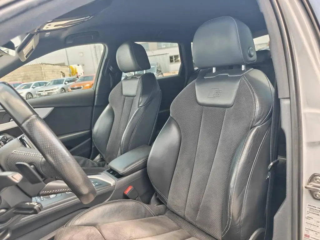 Audi A4 Avant S-Line 2,0 TSI 185 kW Quattro 7ST 2,0TFSI  / 185kW