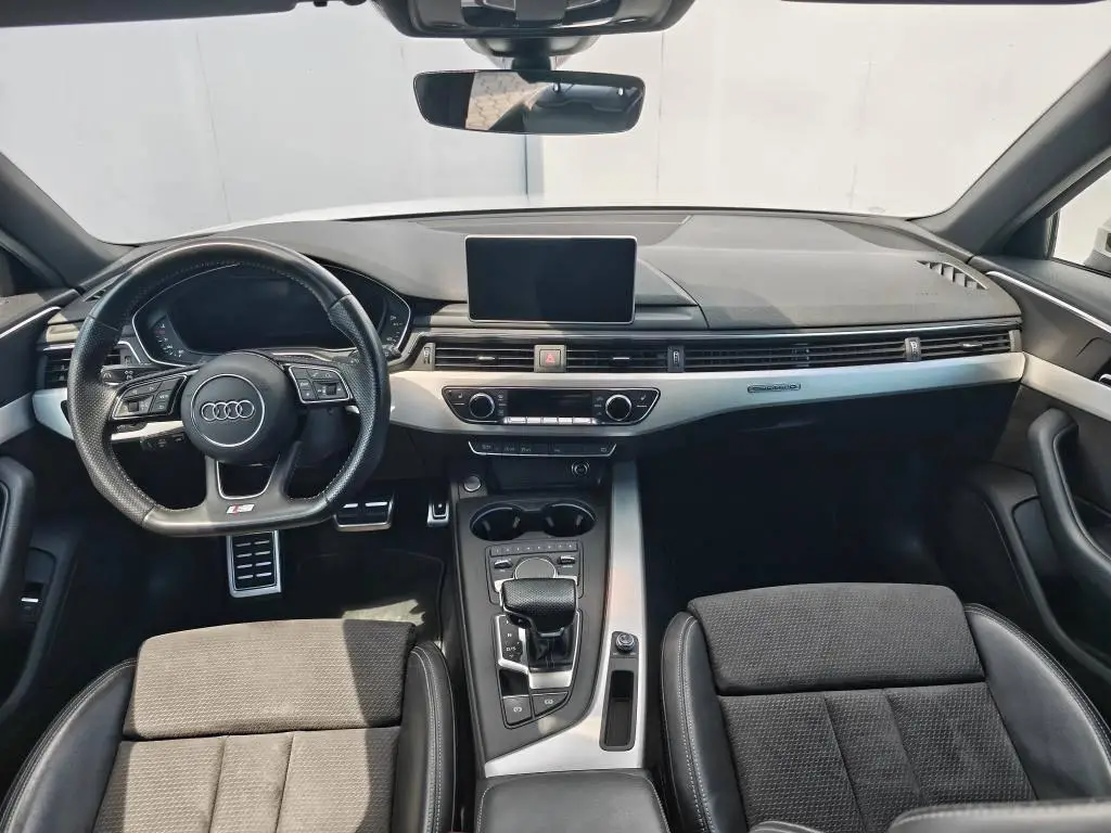 Audi A4 Avant S-Line 2,0 TSI 185 kW Quattro 7ST 2,0TFSI  / 185kW