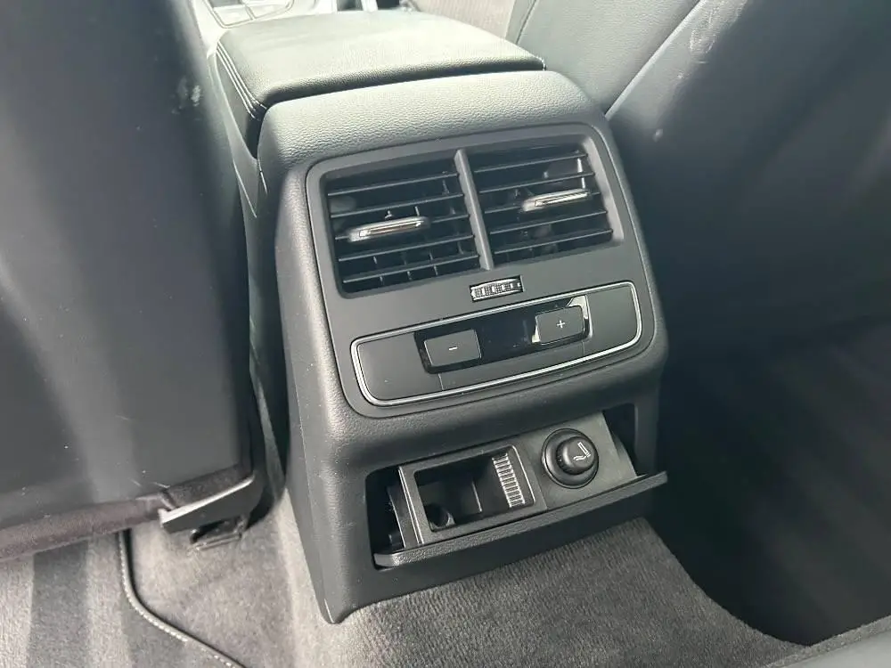 Audi A4 Avant Sline 40 7ST Quattro 2,0TDI  / 140kW