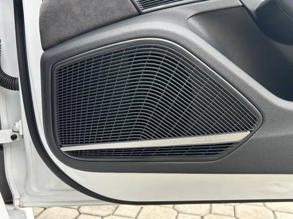 Audi A4 Avant Sline 40 7ST Quattro 2,0TDI  / 140kW