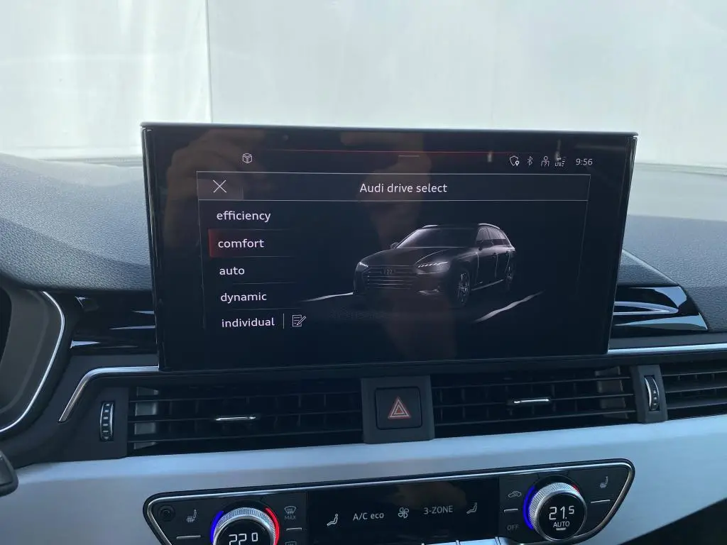 Audi A4 Avant Sline 7ST Quattro 2,0TDI  / 150kW
