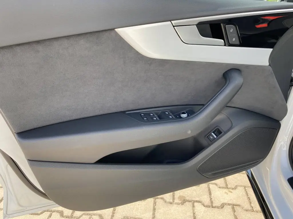 Audi A4 Avant Sline 7ST Quattro 2,0TDI  / 150kW