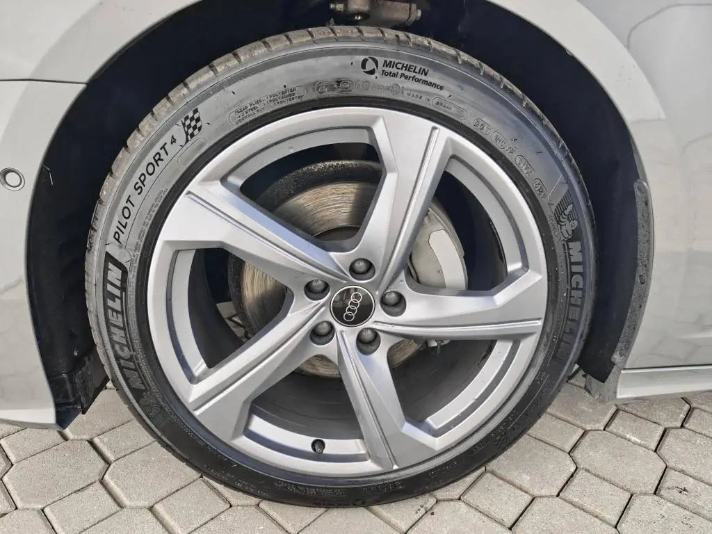 Audi A6 Avant 40 Sline quattro ST7 2,0TDI / 150kW