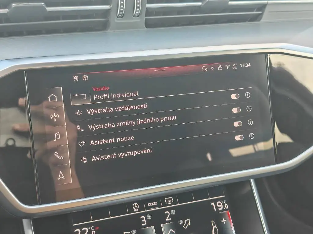 Audi A6 Avant 40 Sline ST7 2,0TDI / 150kW