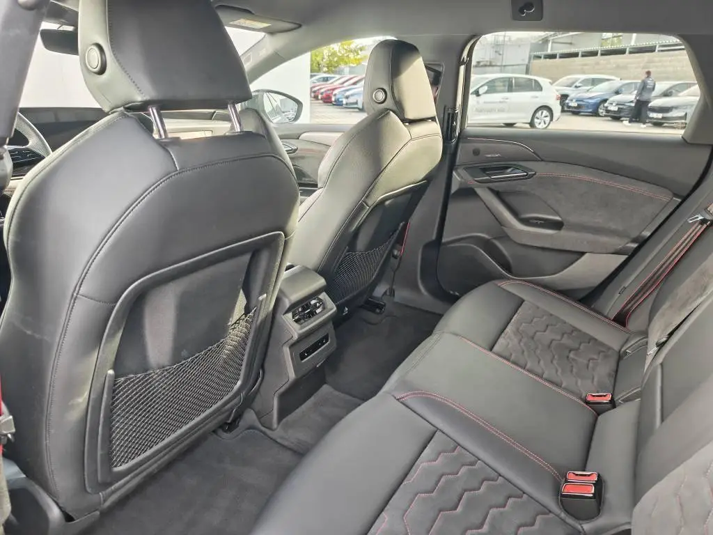 Audi A6 Avant e-tron Performance 100kWh  / 270kW