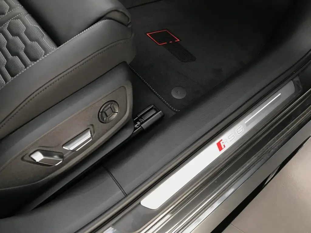 Audi A6 Avant RS6 perf.Avant Quattro 8TT 4,0TFSI / 463kW