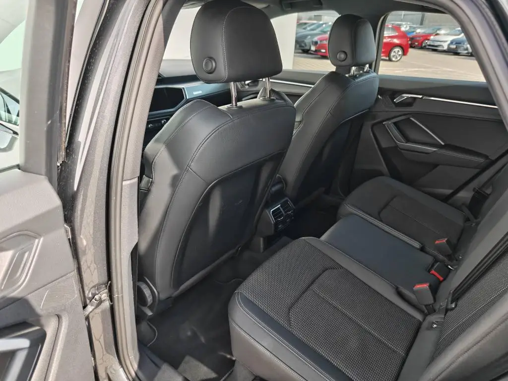 Audi Q3 Sportback 35 S line STT 1,5TFSI CoD / 110kW