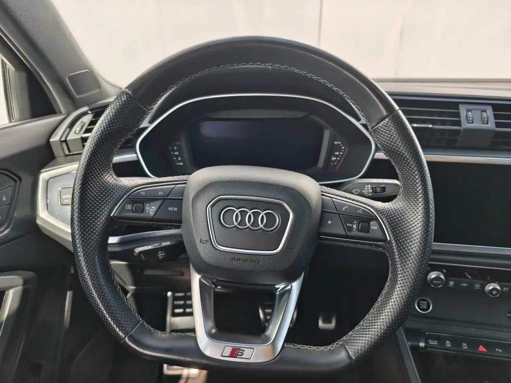 Audi Q3 Sportback 35 S line STT 1,5TFSI CoD / 110kW