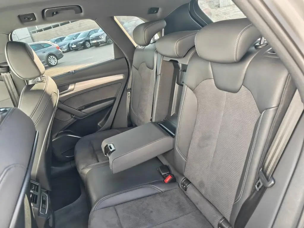 Audi Q5 40 S line Quattro ST7 2,0TDI / 150kW