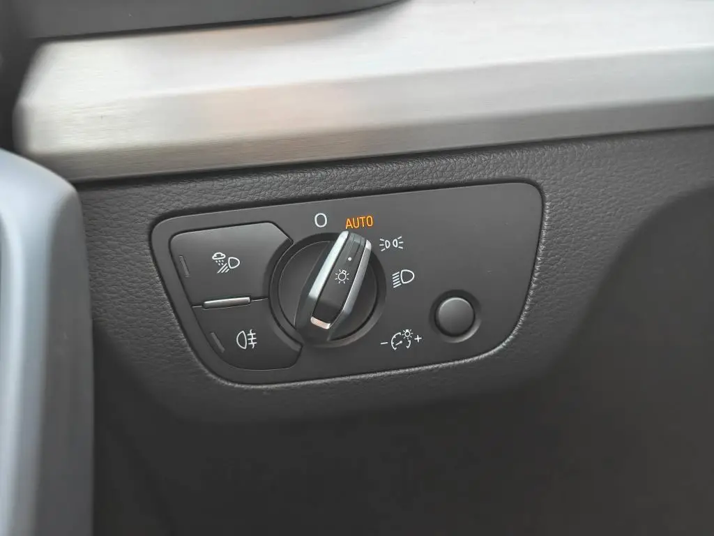 Audi Q5 40 S line Quattro ST7 2,0TDI / 150kW