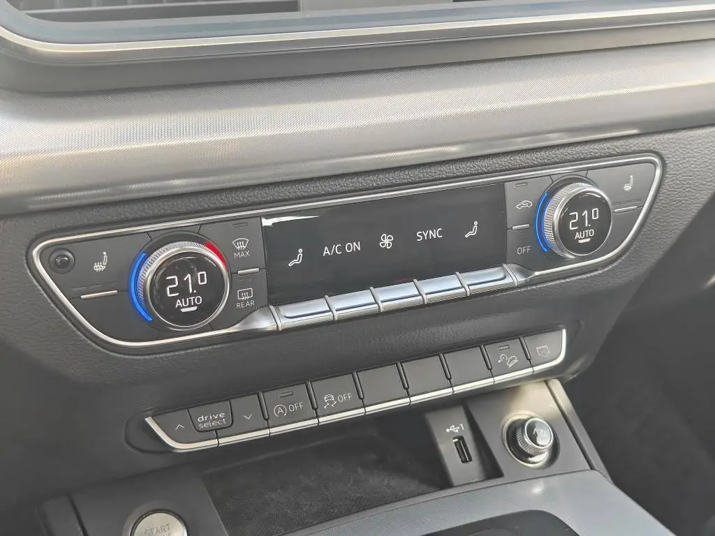Audi Q5 Sport Quattro S tronic 2,0TDI / 140kW