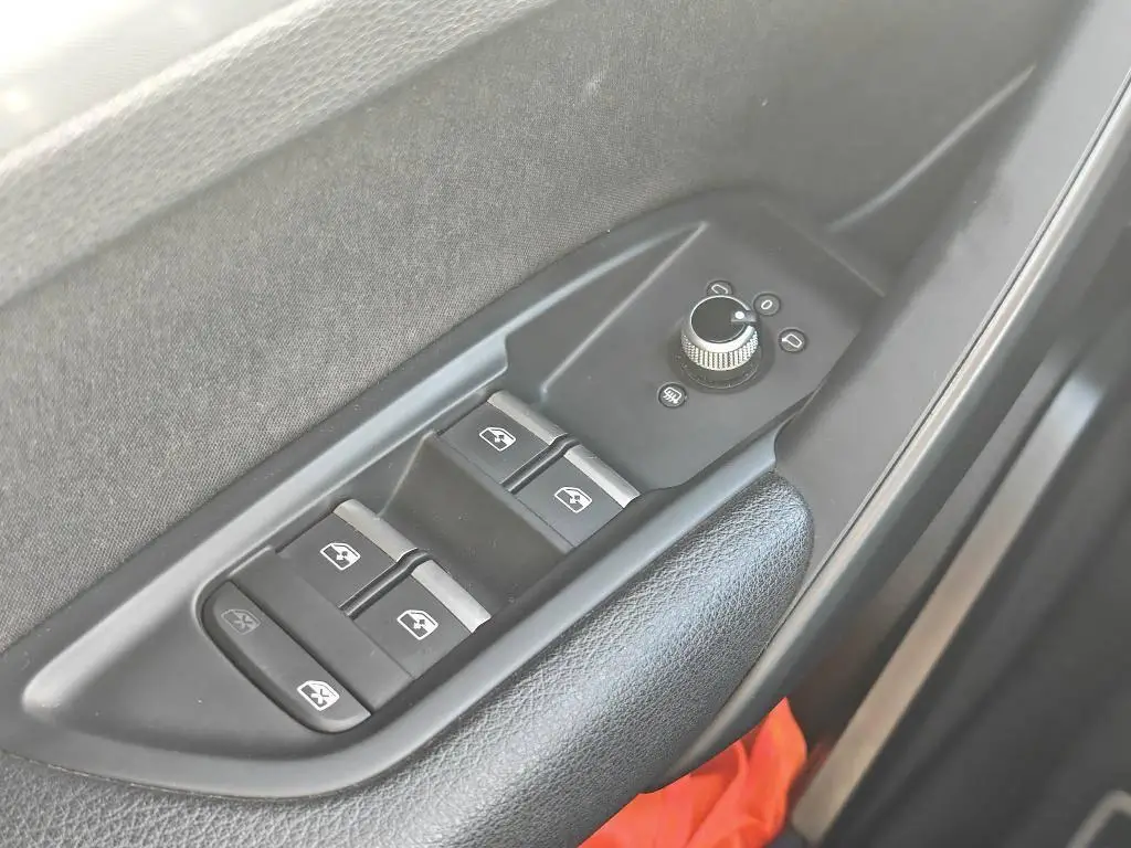 Audi Q5 Sport Quattro S tronic 2,0TDI / 140kW