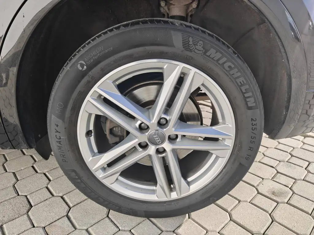 Audi Q5 Sport Quattro S tronic 2,0TDI / 140kW