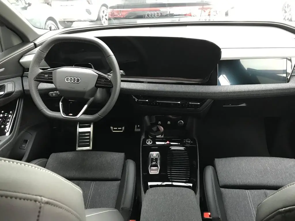 Audi Q6 SUV e-tron quattro 100kWh  / 315kW
